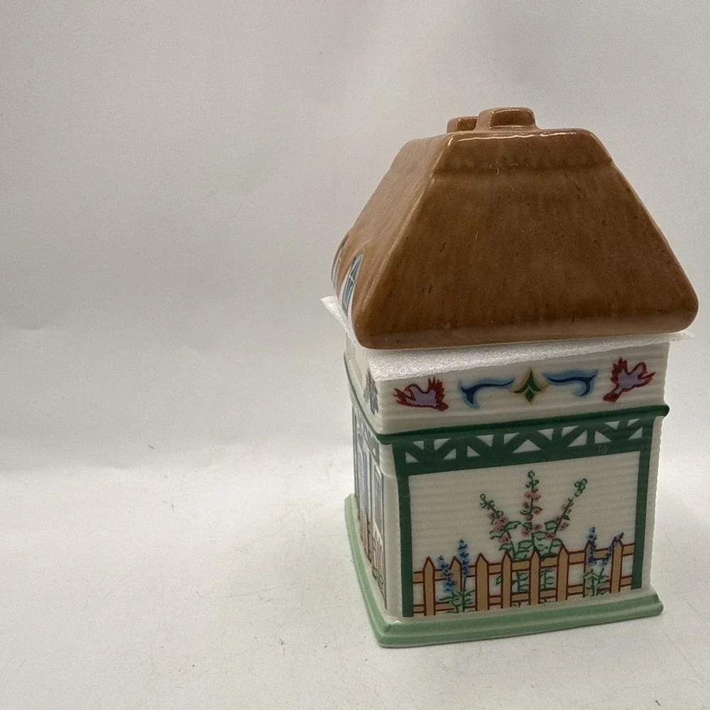Lenox CANTERBURY CROSSING Spice Village Jar SAFFRON Never Used